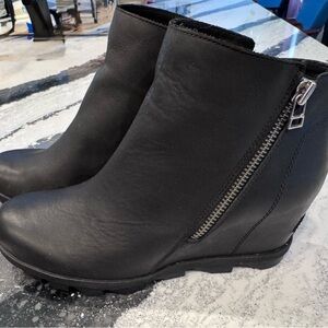 Sorel Black Ankle Booties with Side Zipper